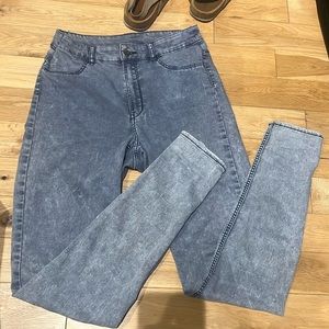 H&M light washed long skinny jeans